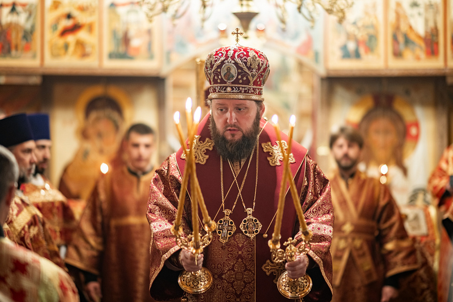 Божественная литургия в храме царственных страстотерпцев деревни Плещеево г.о. Подольск